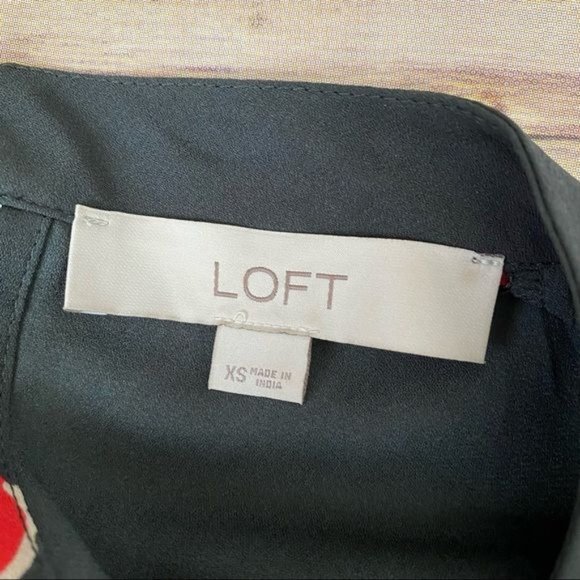 LOFT Dark Green Floral Print Peephole Sleeveless Top - Picture 9 of 10